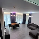 Chalet Ecoberghaus - котеджне містечко Bukovel