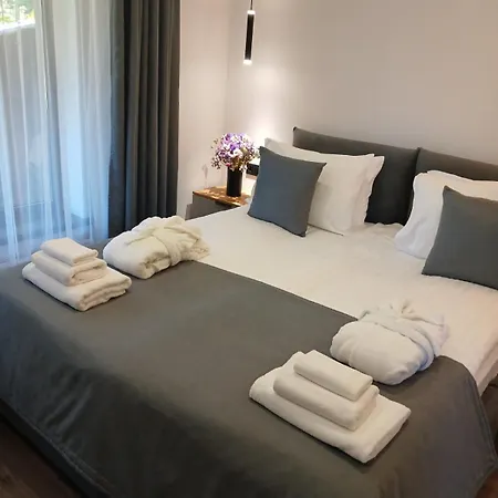 Chalet Ecoberghaus - котеджне містечко *