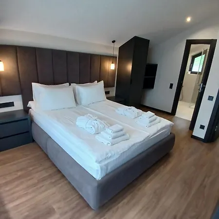 Ecoberghaus - котеджне містечко * Буковель