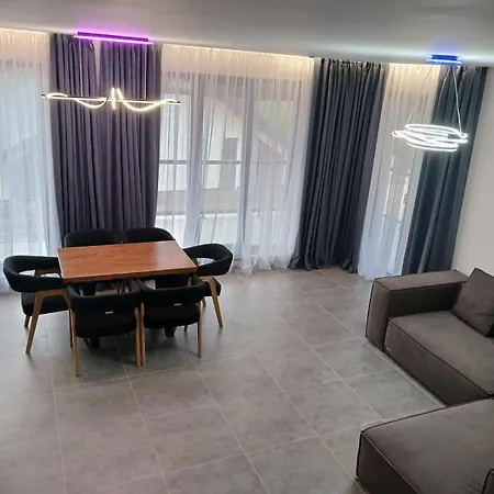 Ecoberghaus - котеджне містечко Буковель