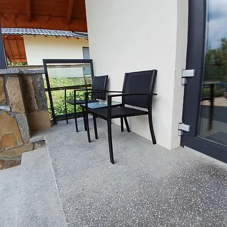 Ecoberghaus - котеджне містечко * Bukovel