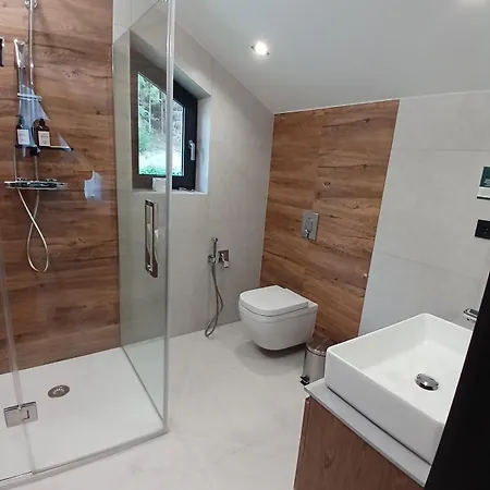 Ecoberghaus - котеджне містечко Chalet