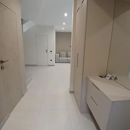 Ecoberghaus - котеджне містечко Chalet *