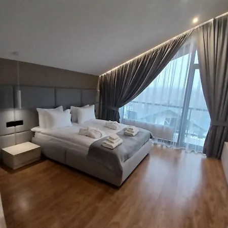 Ecoberghaus - котеджне містечко * Буковель