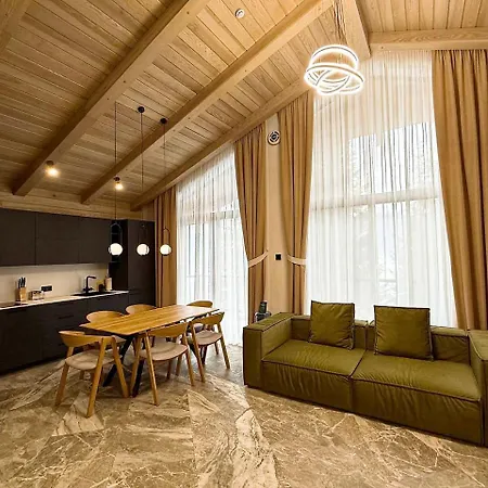 Ecoberghaus - котеджне містечко Chalet