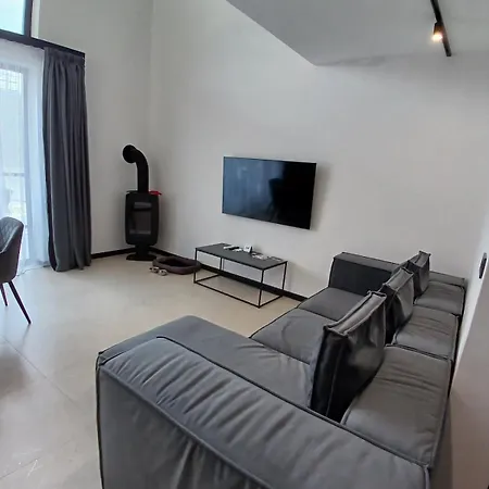 Ecoberghaus - котеджне містечко *